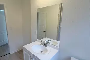 8837 Oak Knoll Ln, Houston, TX 77078 - Photo 17