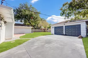 5231 Benning Dr, Houston, TX 77035 - Photo 39