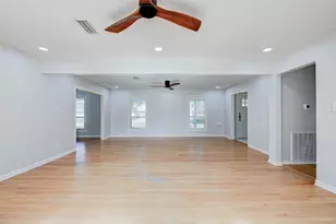 5231 Benning Dr, Houston, TX 77035 - Photo 9