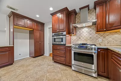 5638 Sanford Road, Houston, TX 77096 - Photo 11