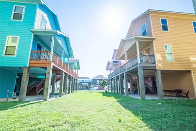 913 Moody Avenue, Galveston, TX 77550 - Photo 1