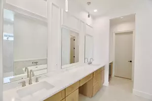 136 E 37th St, Houston, TX 77018 - Photo 17