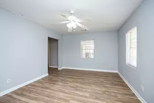 4039 Cornell St, Houston, TX 77022 - Photo 5