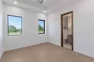 4558 Hicks Ln, Bryan, TX 77845 - Photo 17