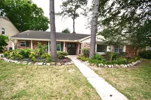 11211 Ash Creek Dr, Houston, TX 77043 - Photo 1