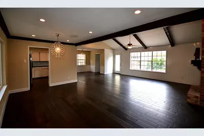 11211 Ash Creek Drive, Houston, TX 77043 - Photo 7