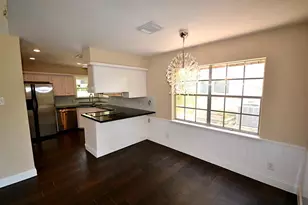 11211 Ash Creek Dr, Houston, TX 77043 - Photo 9