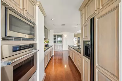 49 Briar Hollow Lane #702, Houston, TX 77027 - Photo 17