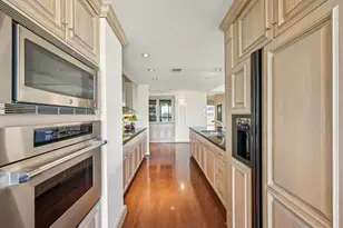 49 Briar Hollow Ln, Houston, TX 77027 - Photo 17