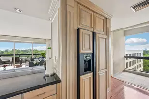 49 Briar Hollow Ln, Houston, TX 77027 - Photo 19