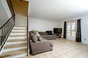 2816 Country Club Dr, Pearland, TX 77581 - Photo 3