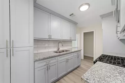 714 E 43rd Street, Houston, TX 77022 - Photo 7