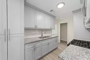 714 E 43rd St, Houston, TX 77022 - Photo 7