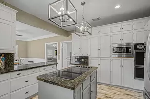 410 Crestwood Dr, El Lago, TX 77586 - Photo 9