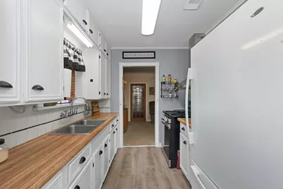 1406 W 6th Street, Freeport, TX 77541 - Photo 5