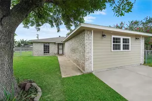 205 Bert St, Angleton, TX 77515 - Photo 3
