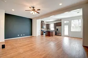 20 Cheswood Manor Court, The Woodlands, TX 77382 - Photo 7