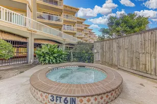 6300 Seawall Blvd, Galveston, TX 77551 - Photo 23