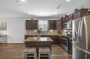 2215 Timberland Country Ct, Conroe, TX 77304 - Photo 3
