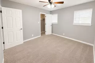 553 Cane River Ln, Conroe, TX 77302 - Photo 17
