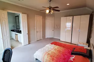 11014 Sherwood Ridge Dr, Houston, TX 77043 - Photo 11