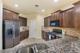 11731 Diamond Ct, Mont Belvieu, TX 77535 - Photo 5