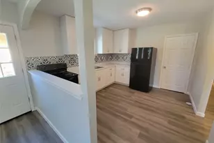 715 11th St, Dickinson, TX 77539 - Photo 5