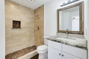 9548 Pagewood Ln, Houston, TX 77063 - Photo 11