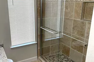 12121 Bob White Dr, Houston, TX 77035 - Photo 19