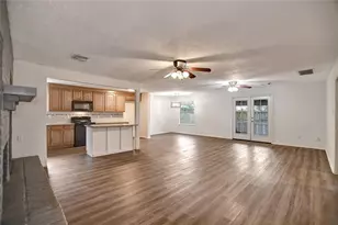 17119 Bougainvilla Ln, Friendswood, TX 77546 - Photo 5