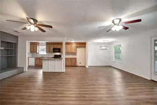 17119 Bougainvilla Ln, Friendswood, TX 77546 - Photo 3