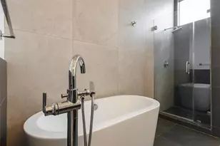 1605 Welch St, Houston, TX 77006 - Photo 21