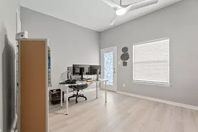 709 N Bayshore Drive, La Porte, TX 77571 - Photo 15