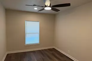 1010 15th Ave N, Texas City, TX 77590 - Photo 9