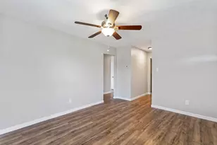 13210 Rockglen St, Houston, TX 77015 - Photo 7