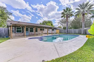 409 Linda Ln, Friendswood, TX 77546 - Photo 39