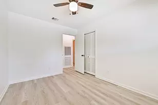 409 Linda Ln, Friendswood, TX 77546 - Photo 33