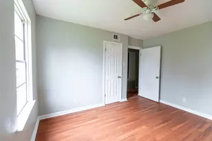 5826 Flamingo Dr, Houston, TX 77033 - Photo 23