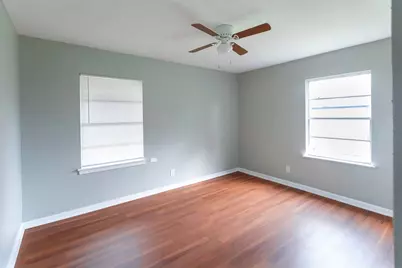 5826 Flamingo Drive, Houston, TX 77033 - Photo 21