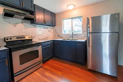 5826 Flamingo Drive, Houston, TX 77033 - Photo 7