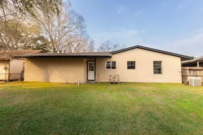 5826 Flamingo Drive, Houston, TX 77033 - Photo 27