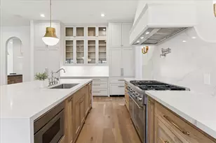 9213 Hilldale St, Spring Valley Village, TX 77055 - Photo 13