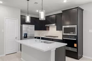 408 Emory Peak Ln, New Caney, TX 77357 - Photo 3