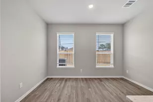 2110 Spring Hollow Dr, Baytown, TX 77521 - Photo 21