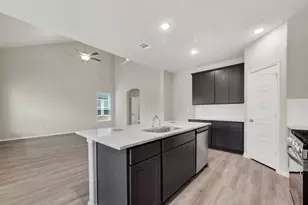 2110 Spring Hollow Dr, Baytown, TX 77521 - Photo 11