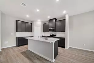 2110 Spring Hollow Dr, Baytown, TX 77521 - Photo 9