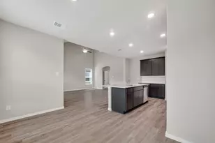 2110 Spring Hollow Dr, Baytown, TX 77521 - Photo 13