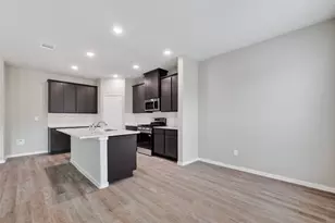 2110 Spring Hollow Dr, Baytown, TX 77521 - Photo 13