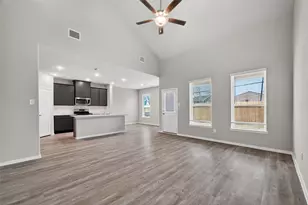 2110 Spring Hollow Dr, Baytown, TX 77521 - Photo 5