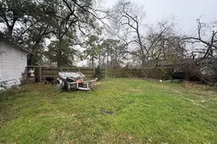 2630 Carmel St, Houston, TX 77091 - Photo 9